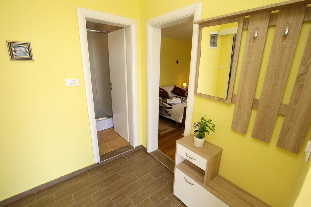 Apartment Marta Razanac Exterior photo
